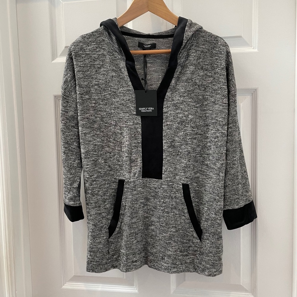 NWT Simply Vera hooded loungewear top